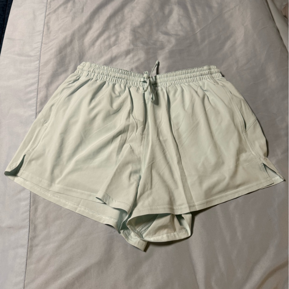 NWOT Pace Revival High-Rise Short 3”